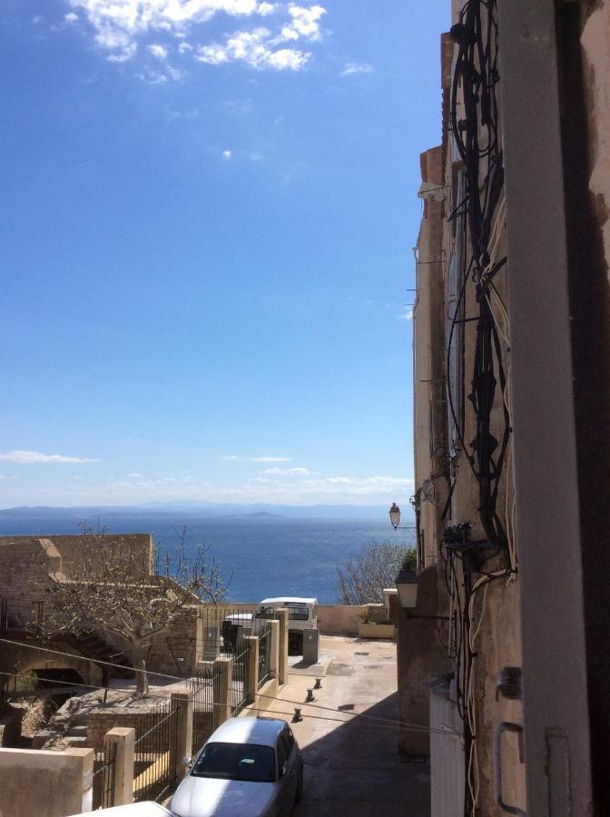 Au Coeur De La Cite Medievale Avec Petite Vue Mer Bonifacio  Exterior foto